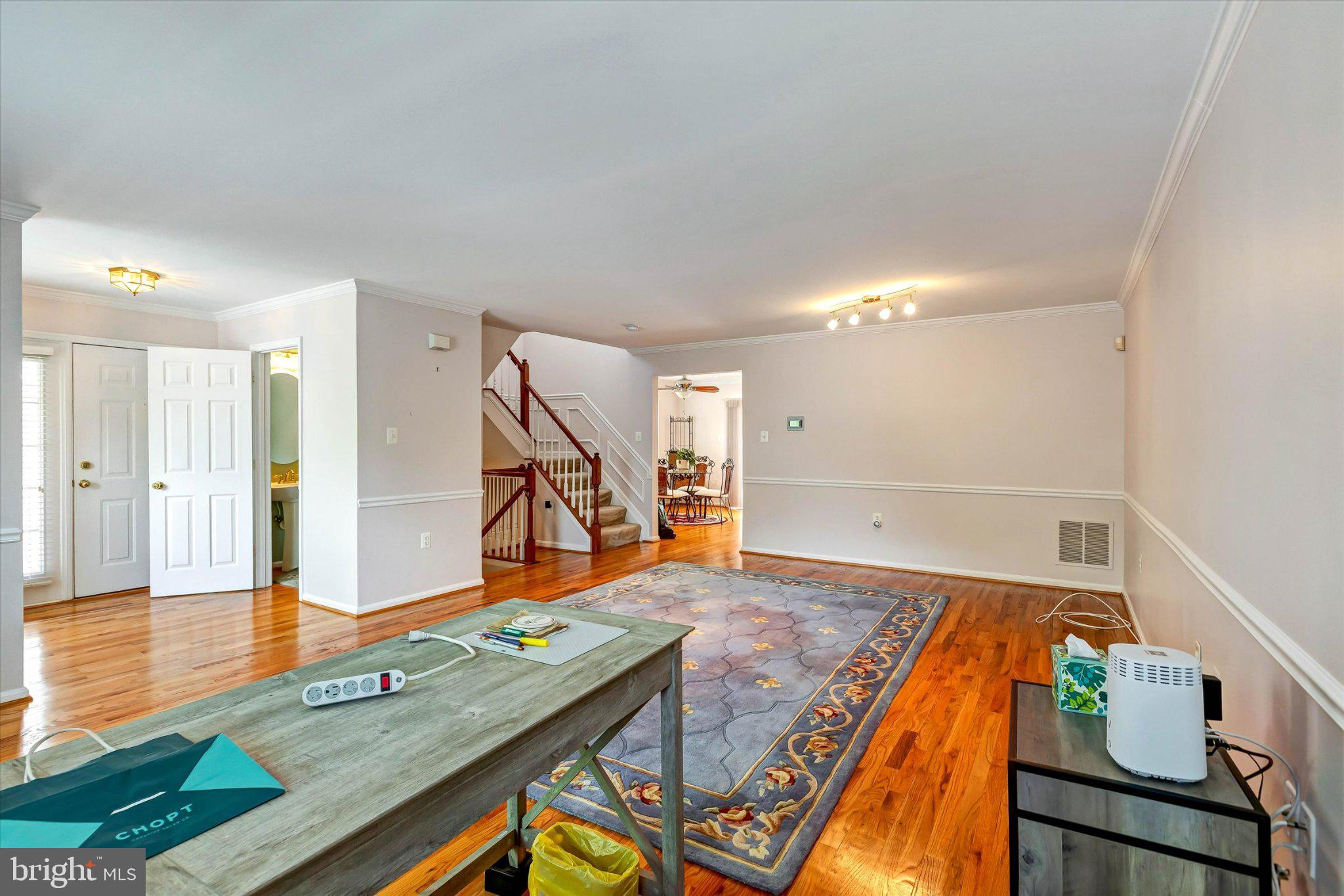 GOLDSBOROUGH MANOR - Residential