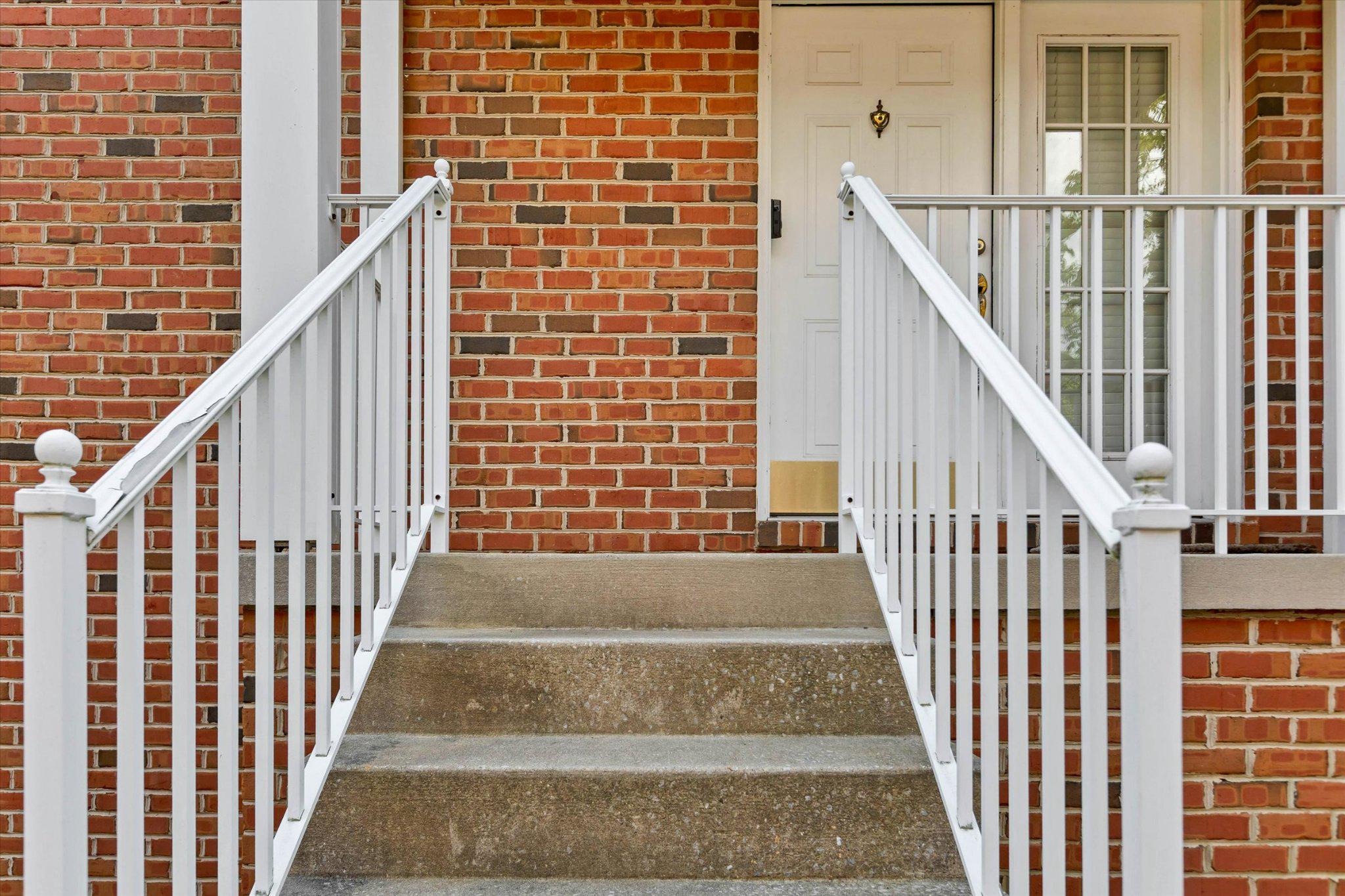 GOLDSBOROUGH MANOR - Residential