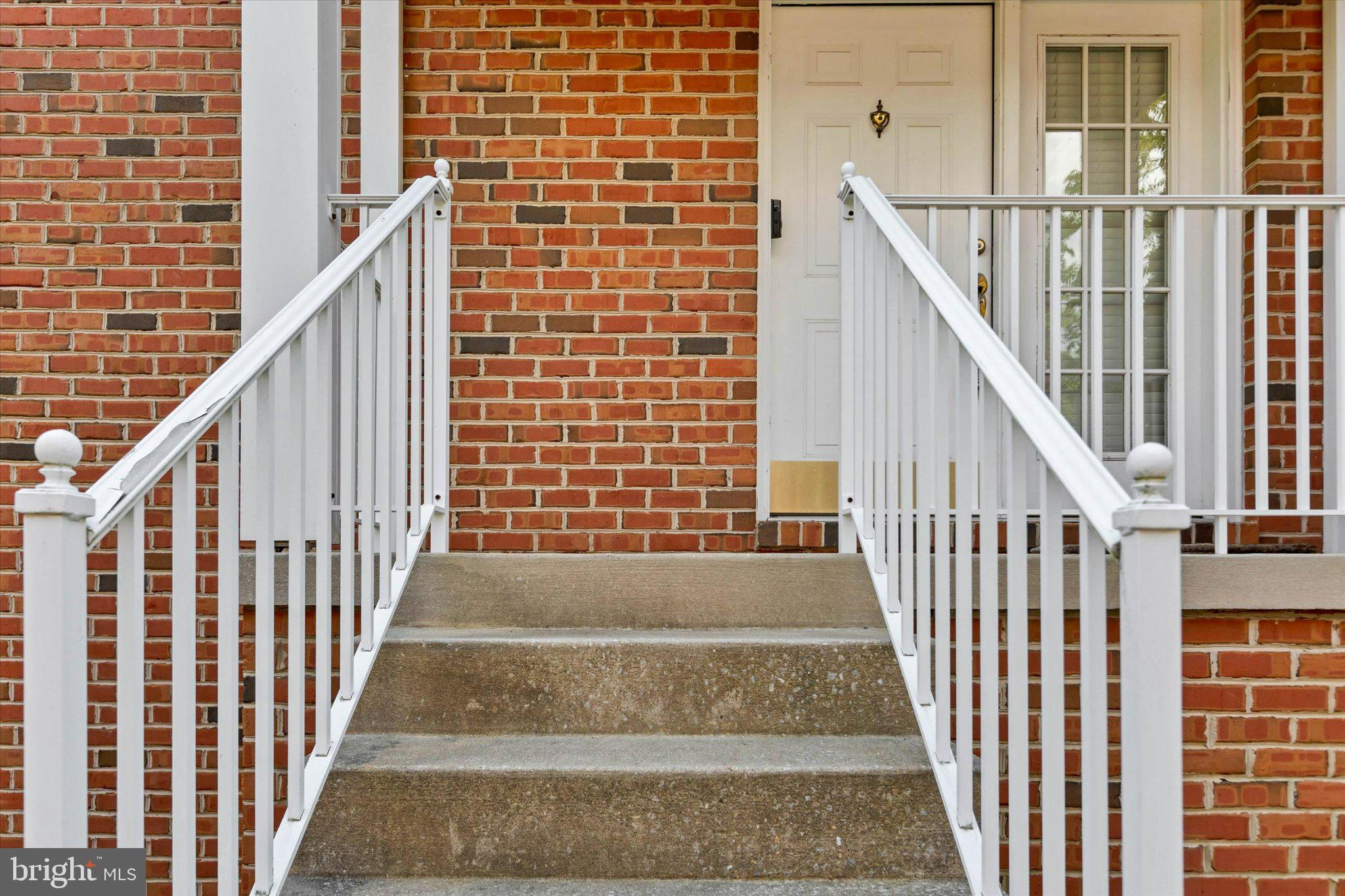 GOLDSBOROUGH MANOR - Residential