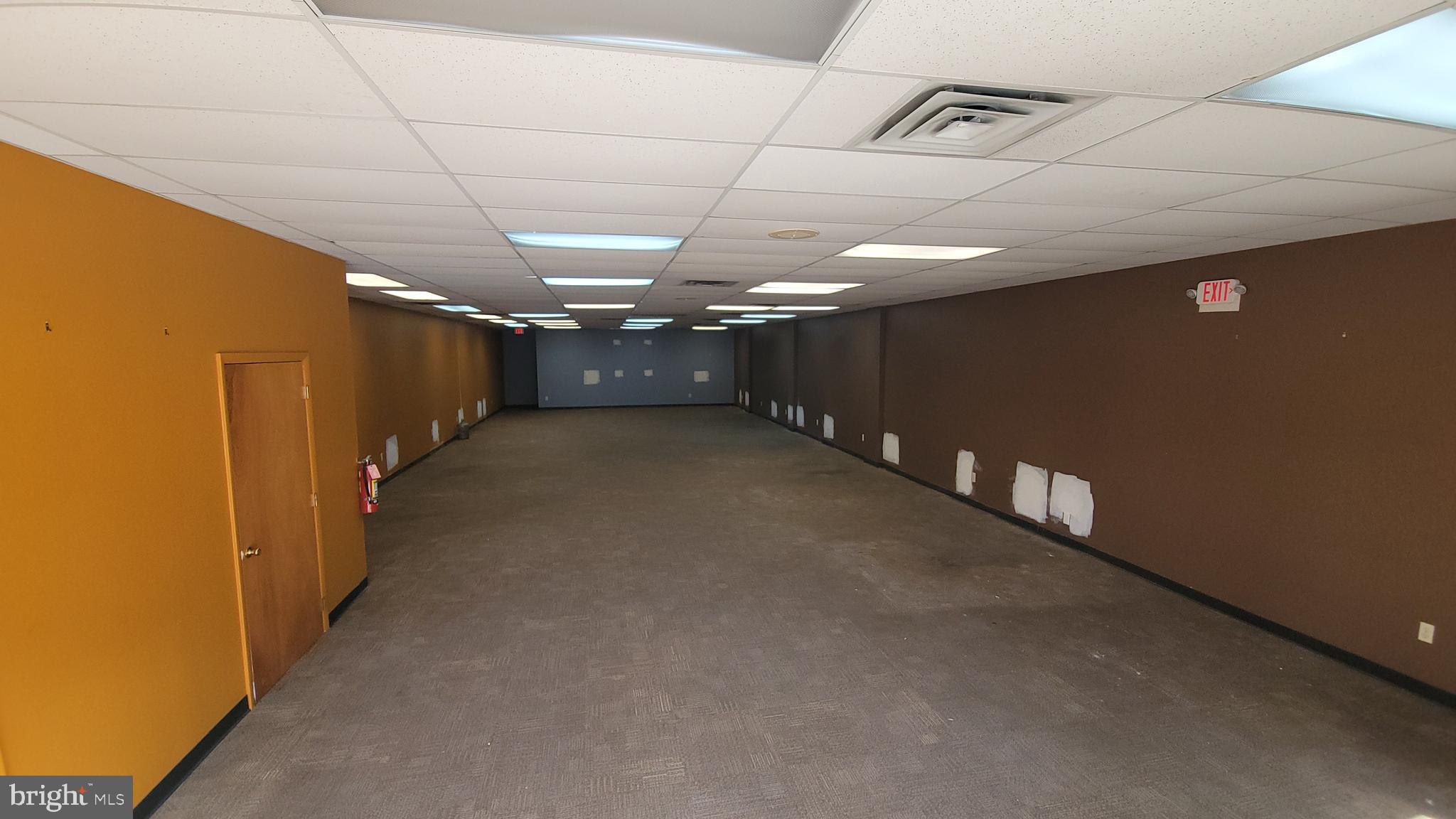 UNIVERSITY CITY - Commercial Lease