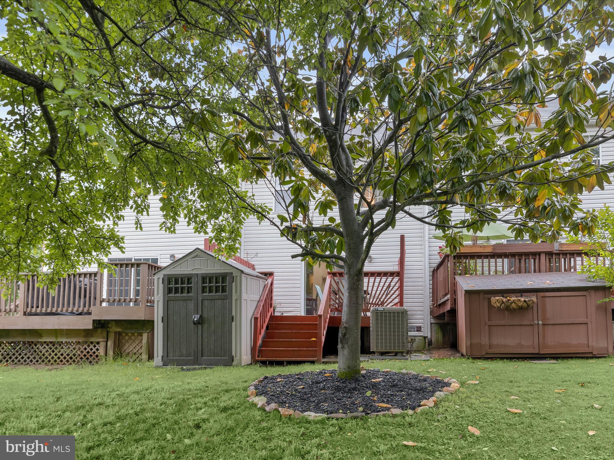 HUNTERS RUN - Residential