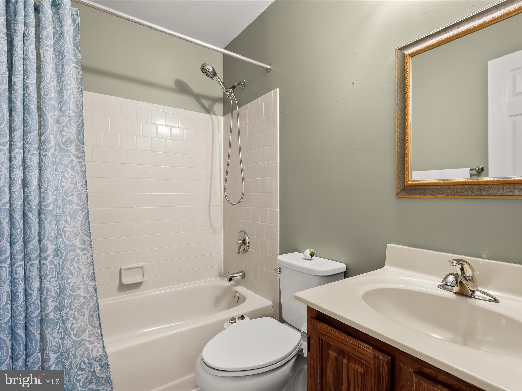 HUNTERS RUN - Residential