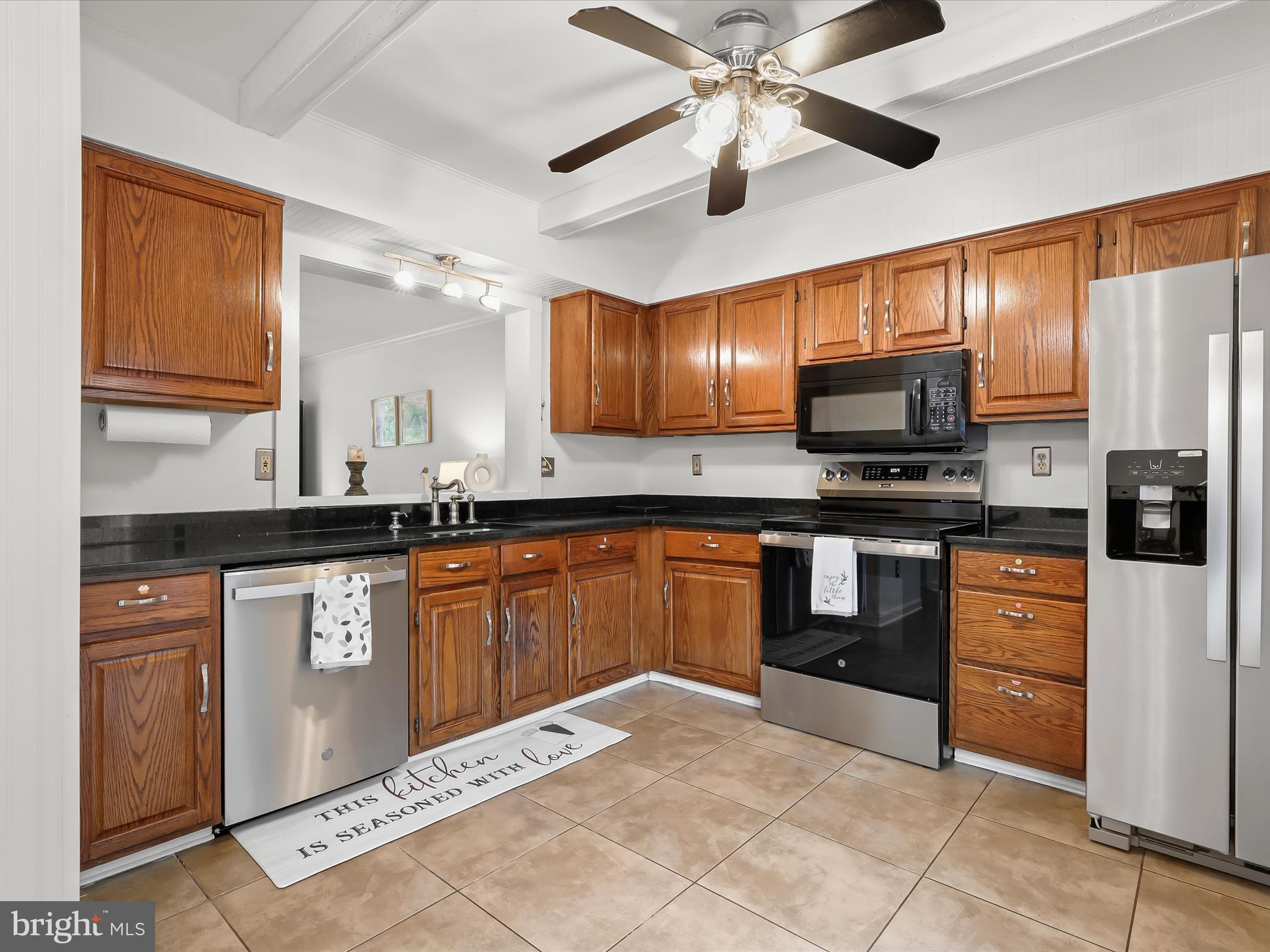 22 WHITE PINE COURT