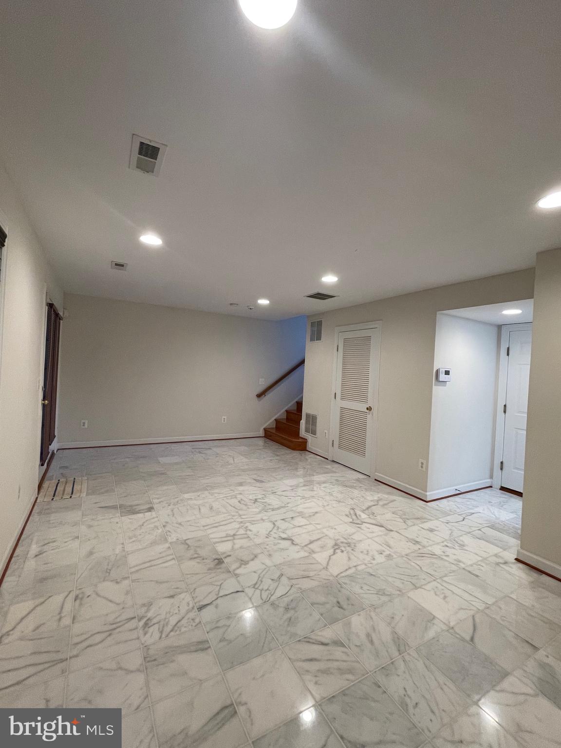 LAUREL CREST - Residential Lease