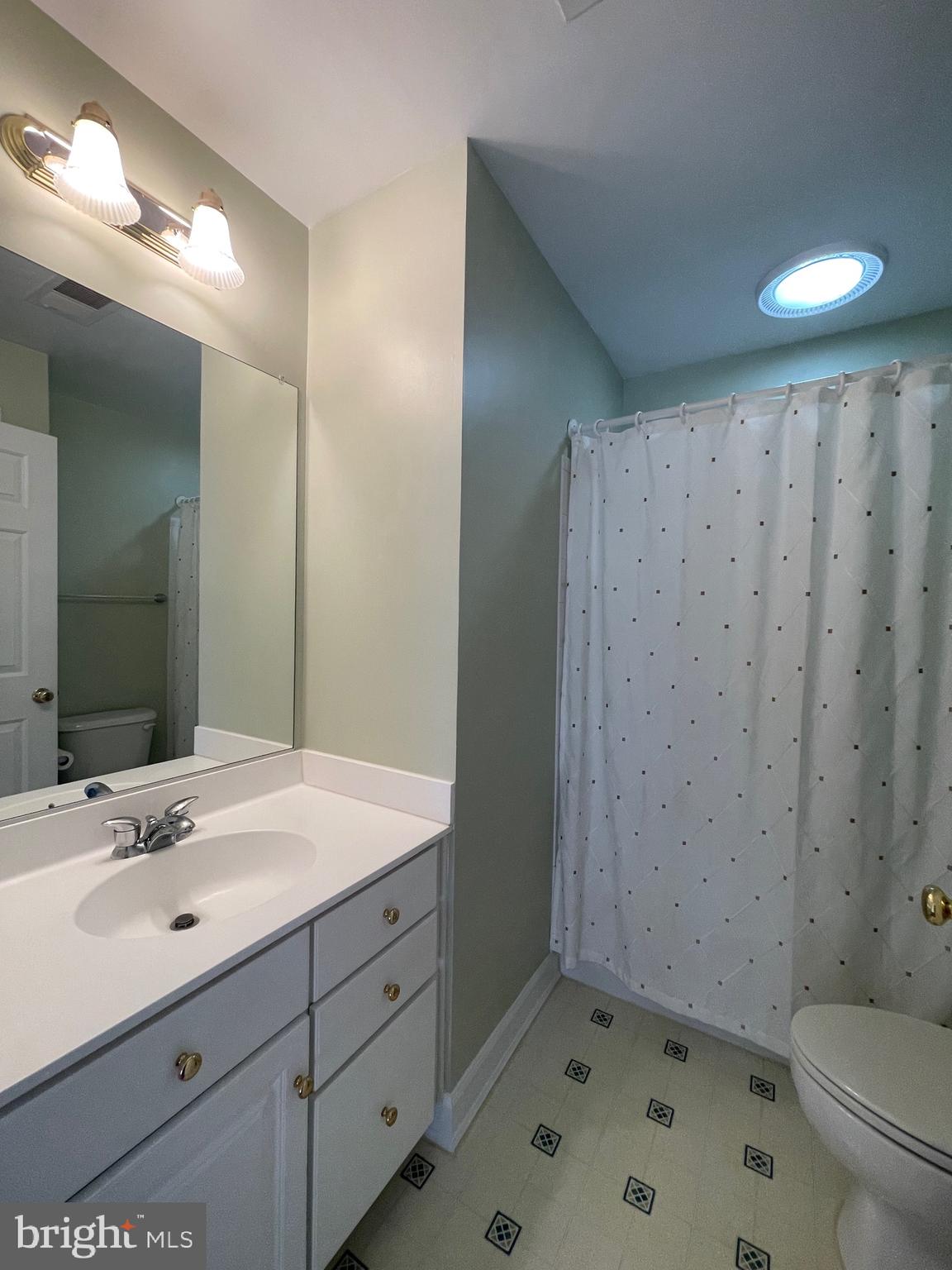 LAUREL CREST - Residential Lease