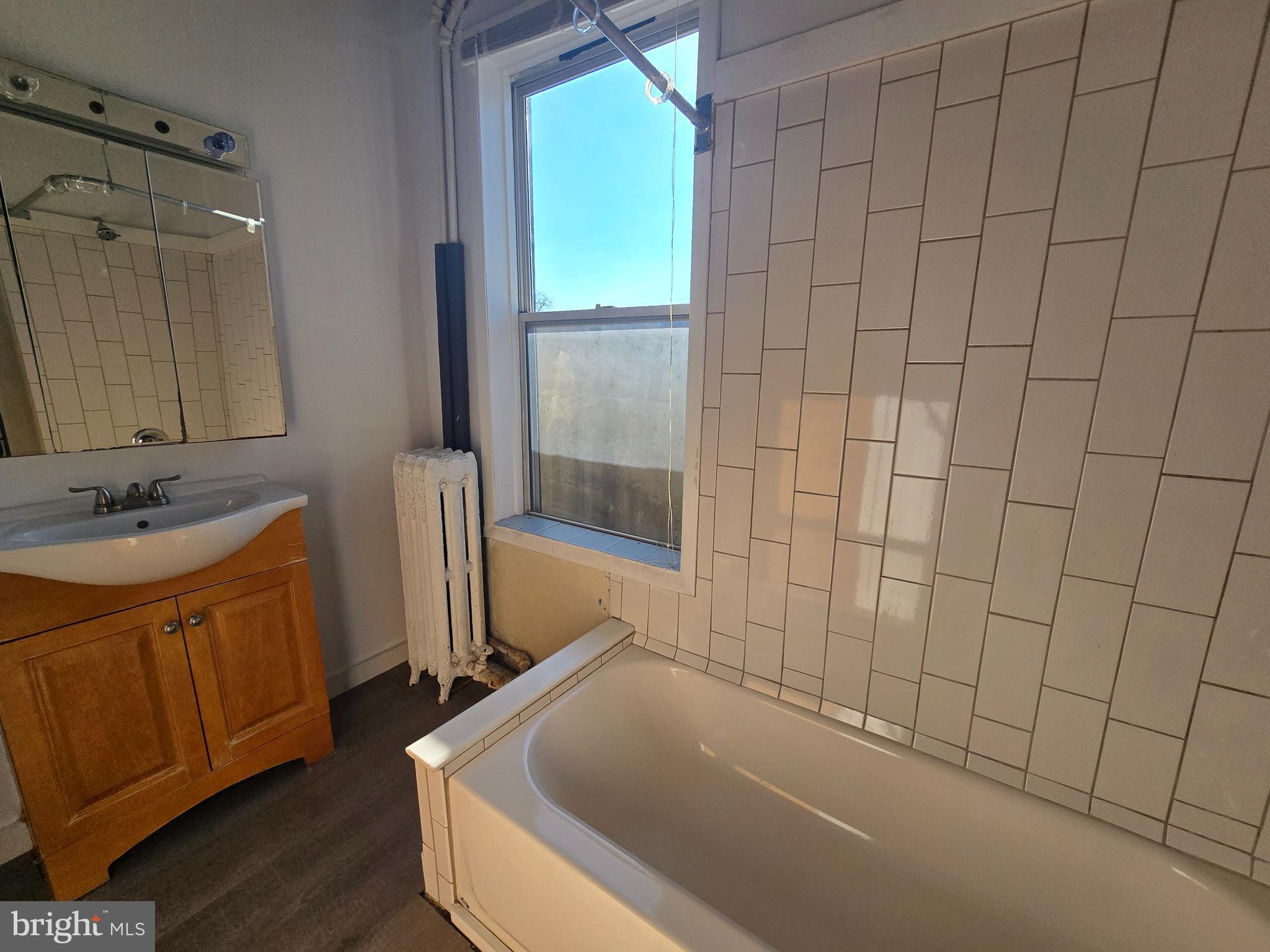 UNIVERSITY CITY - Residential Lease