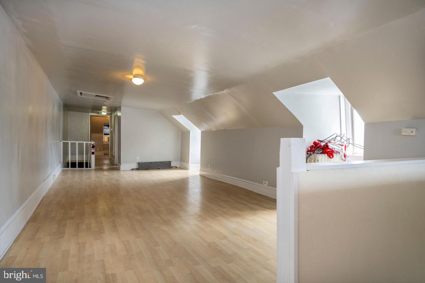 UNIVERSITY CITY - Residential Lease