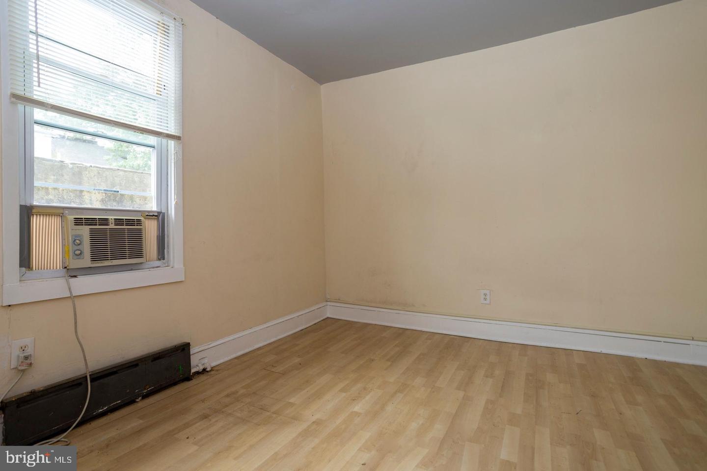 UNIVERSITY CITY - Residential Lease