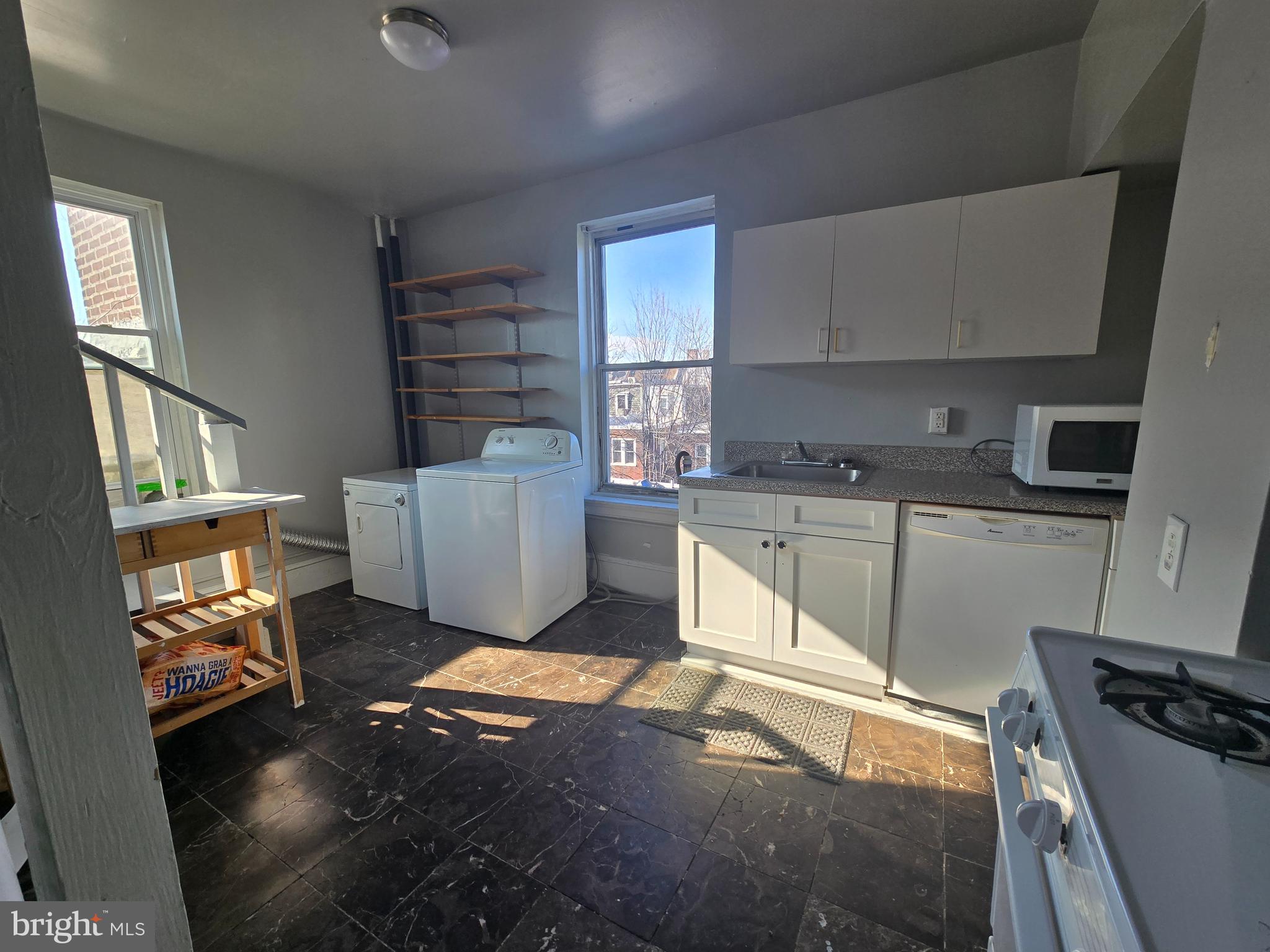 UNIVERSITY CITY - Residential Lease