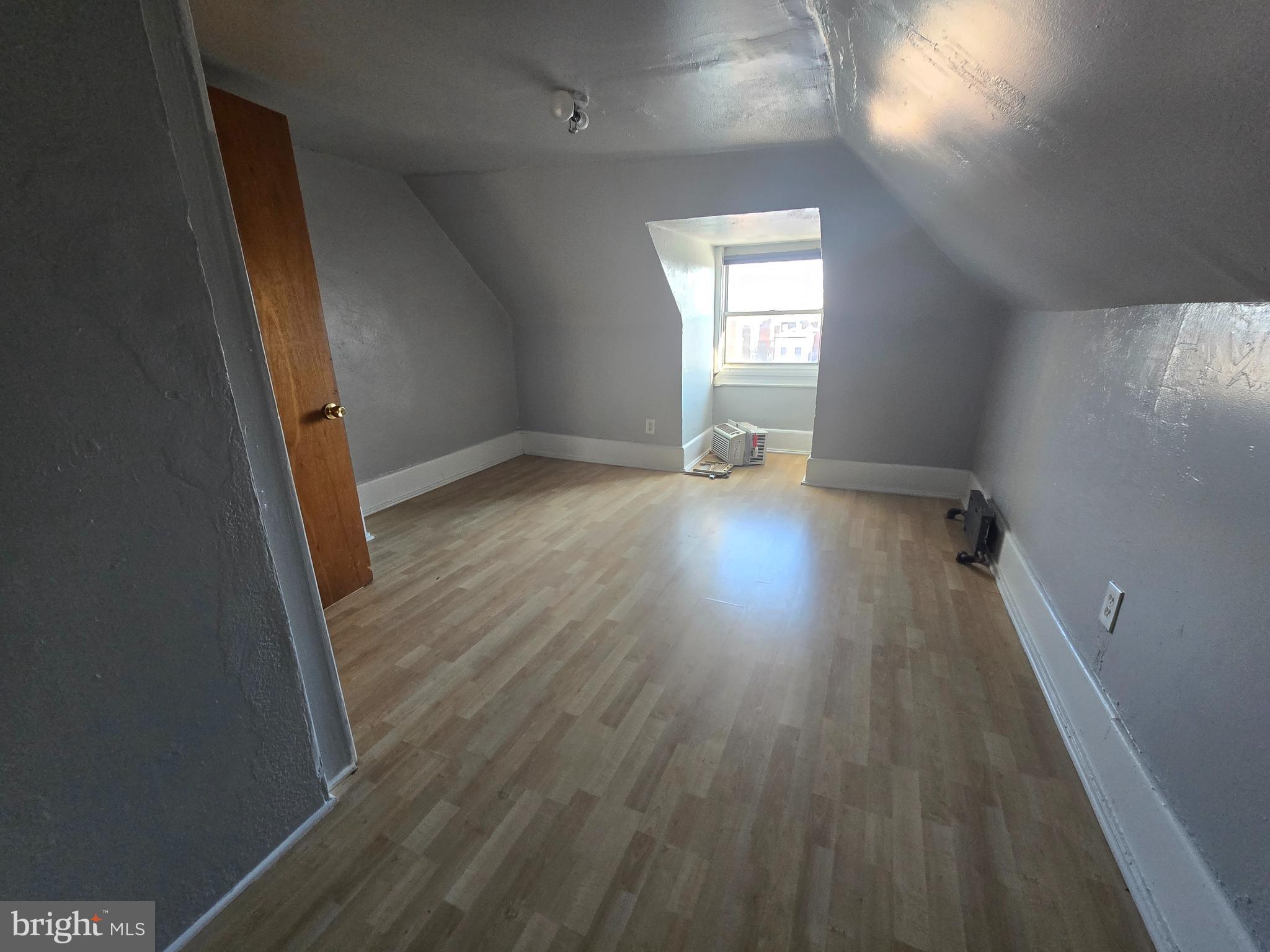 UNIVERSITY CITY - Residential Lease