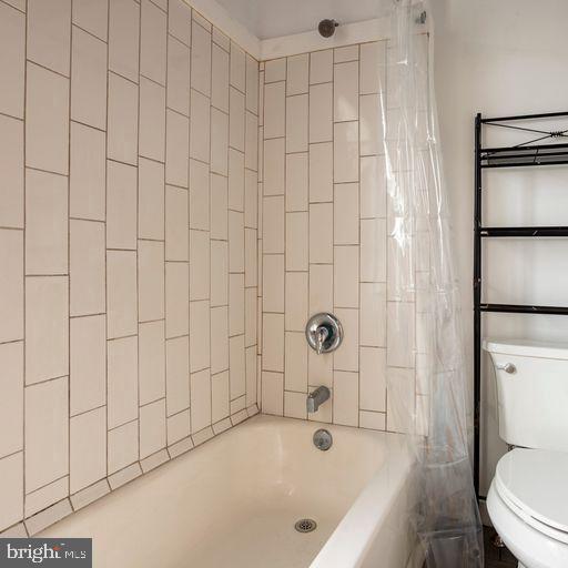 UNIVERSITY CITY - Residential Lease