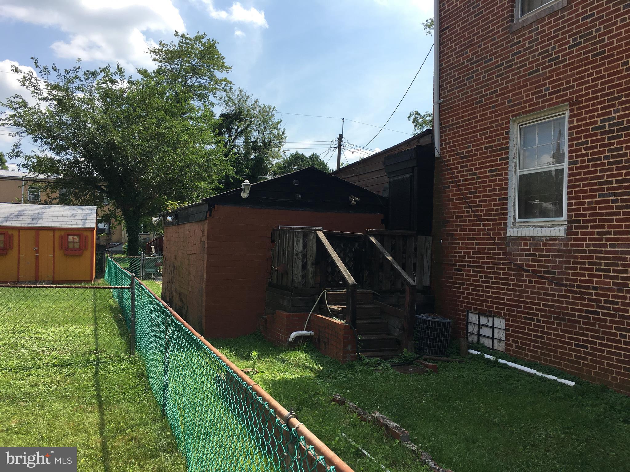 GLEN OAKS - Residential