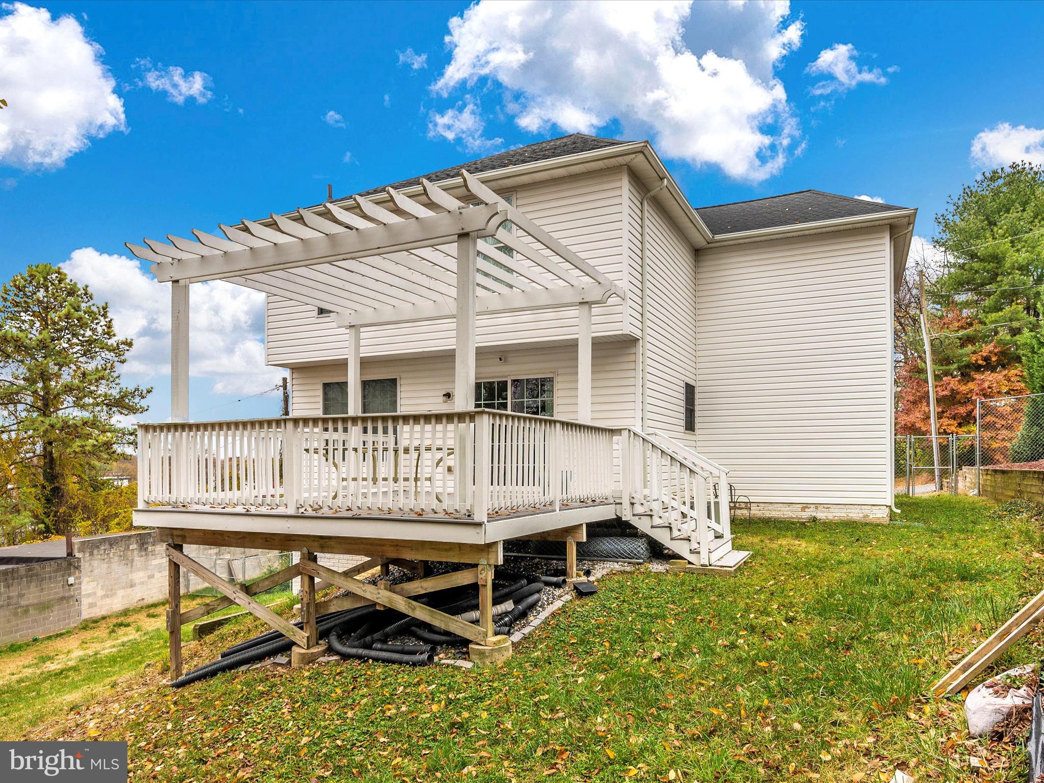 SUMMIT FARMS - Residential