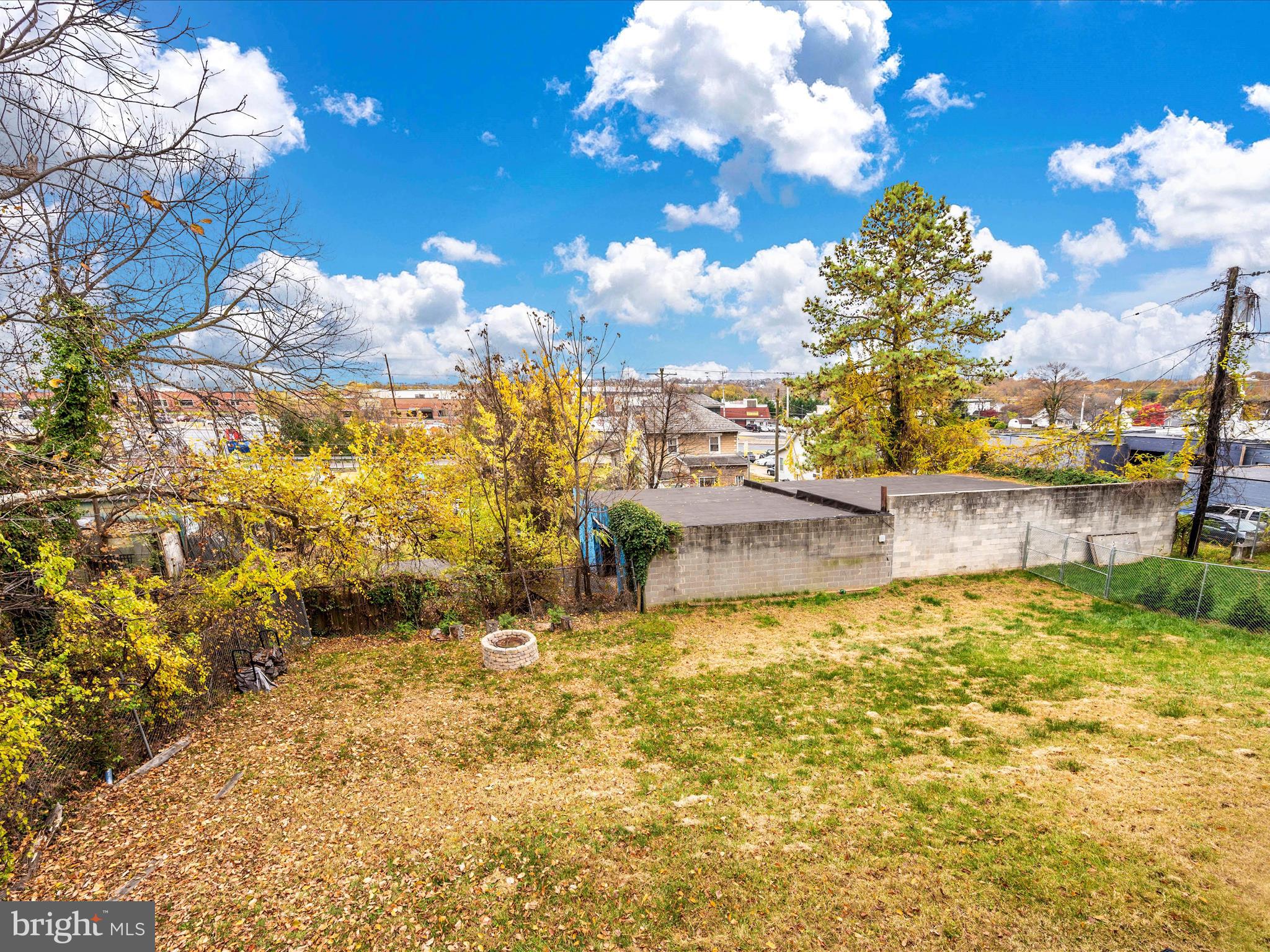 SUMMIT FARMS - Residential