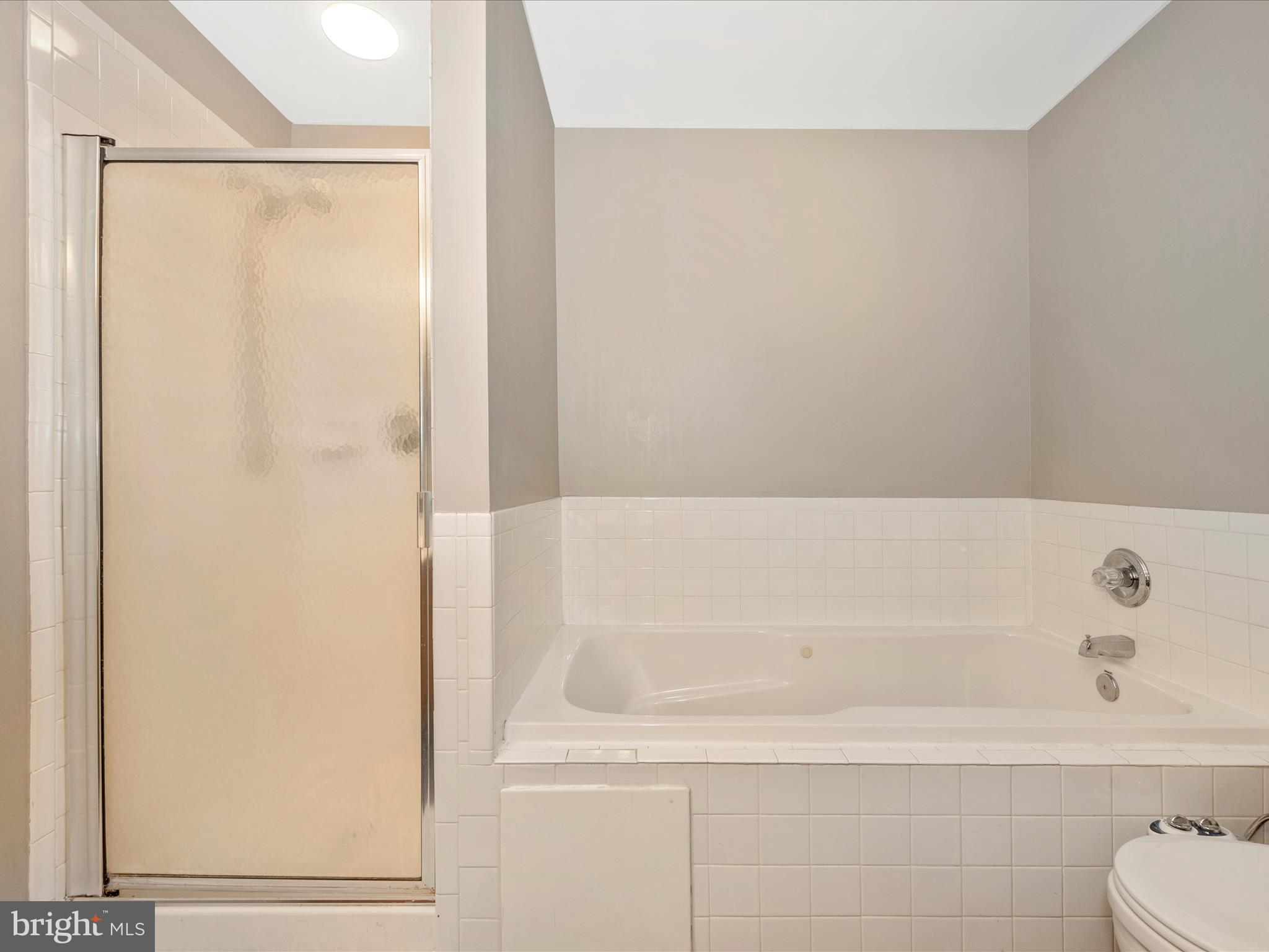 SUMMIT FARMS - Residential