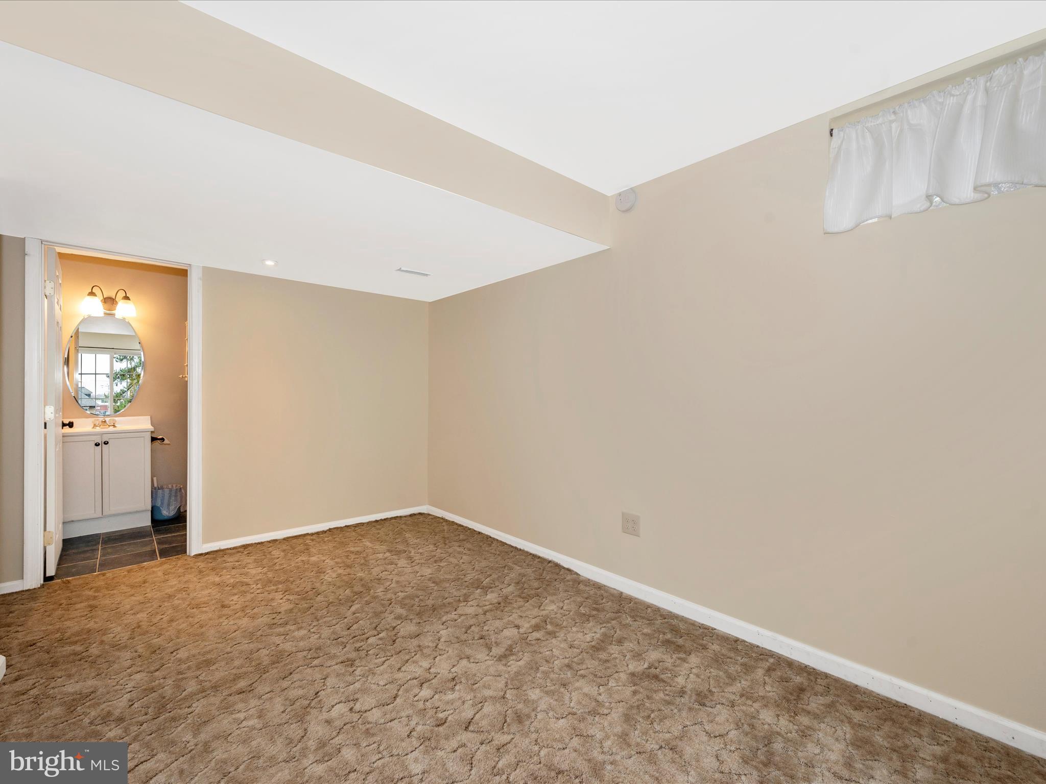 SUMMIT FARMS - Residential