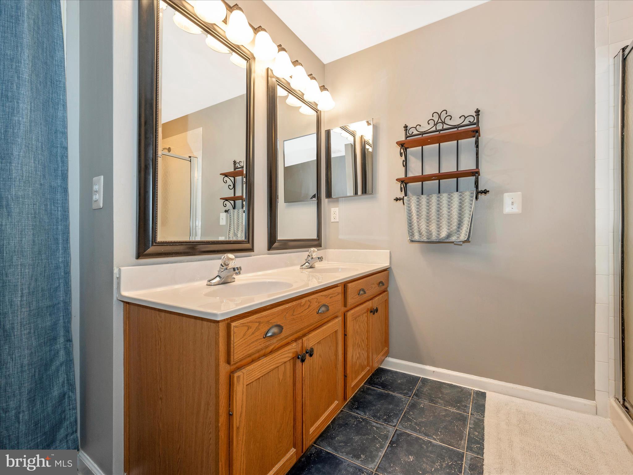 SUMMIT FARMS - Residential