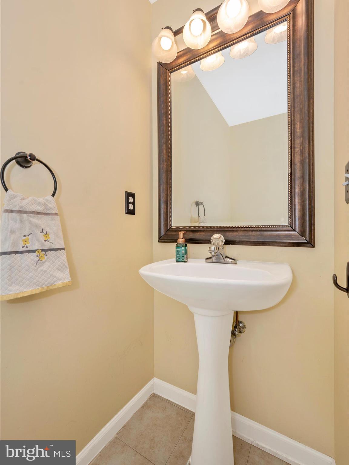 SUMMIT FARMS - Residential