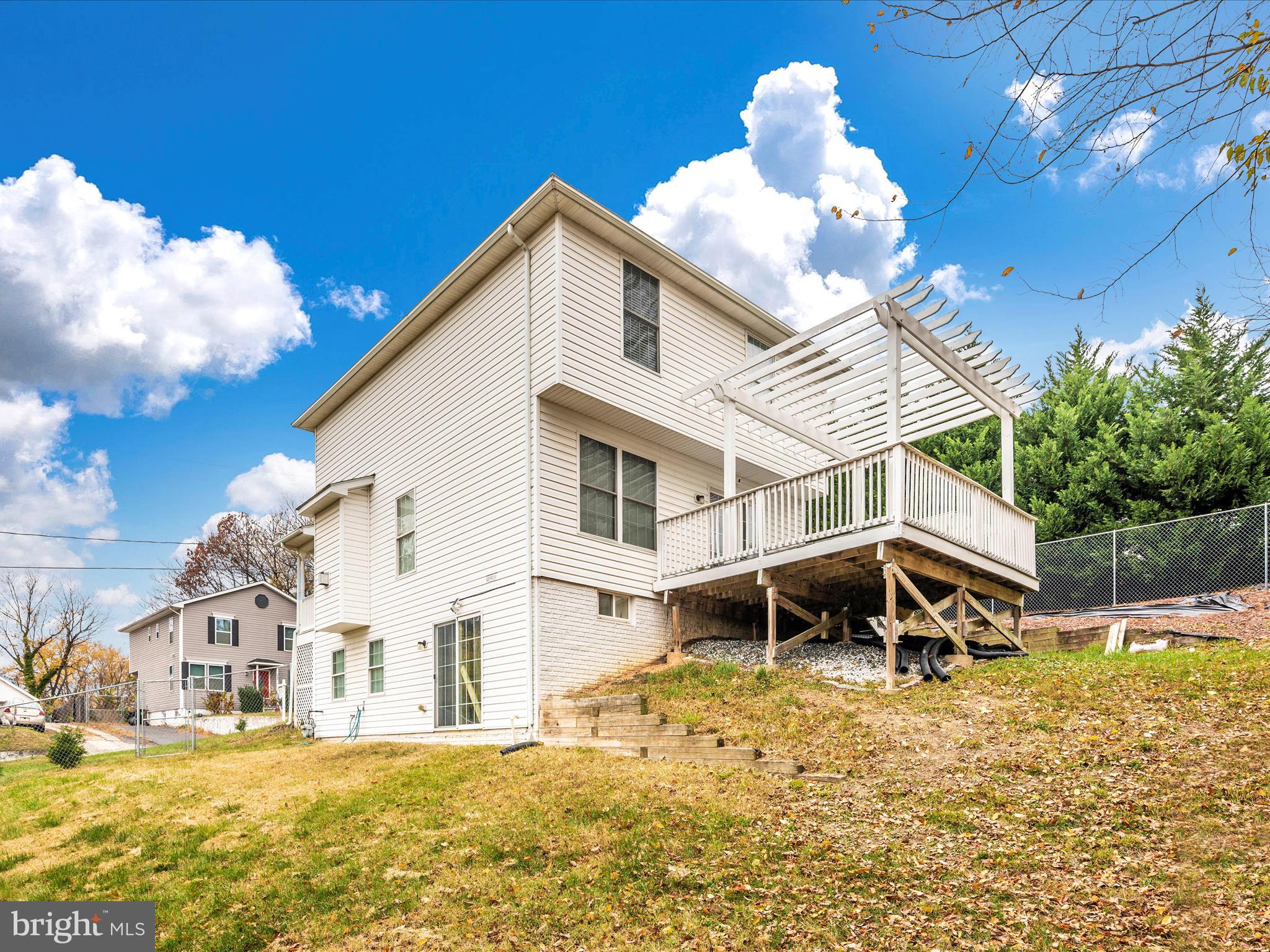 SUMMIT FARMS - Residential