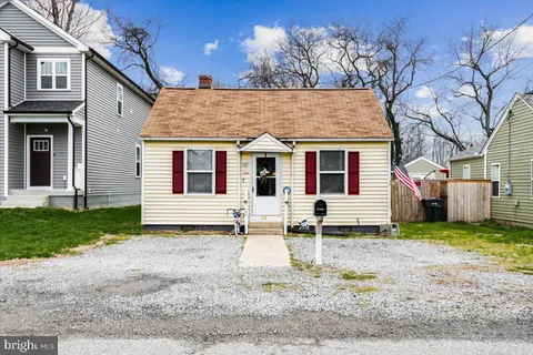 216 Bend Farm Road, Fredericksburg, VA MLS: VASP2032822