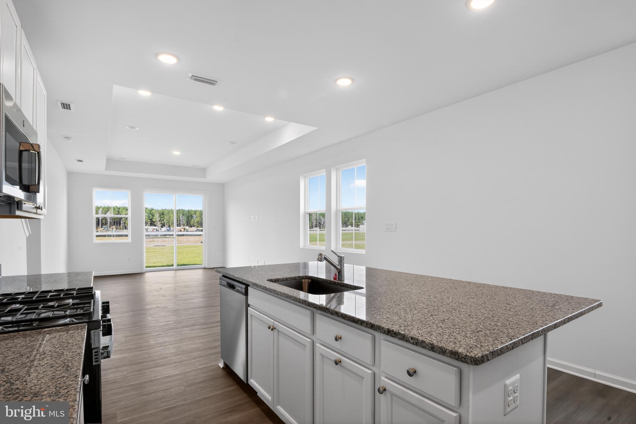 ADMIRAL'S LANDING - Residential