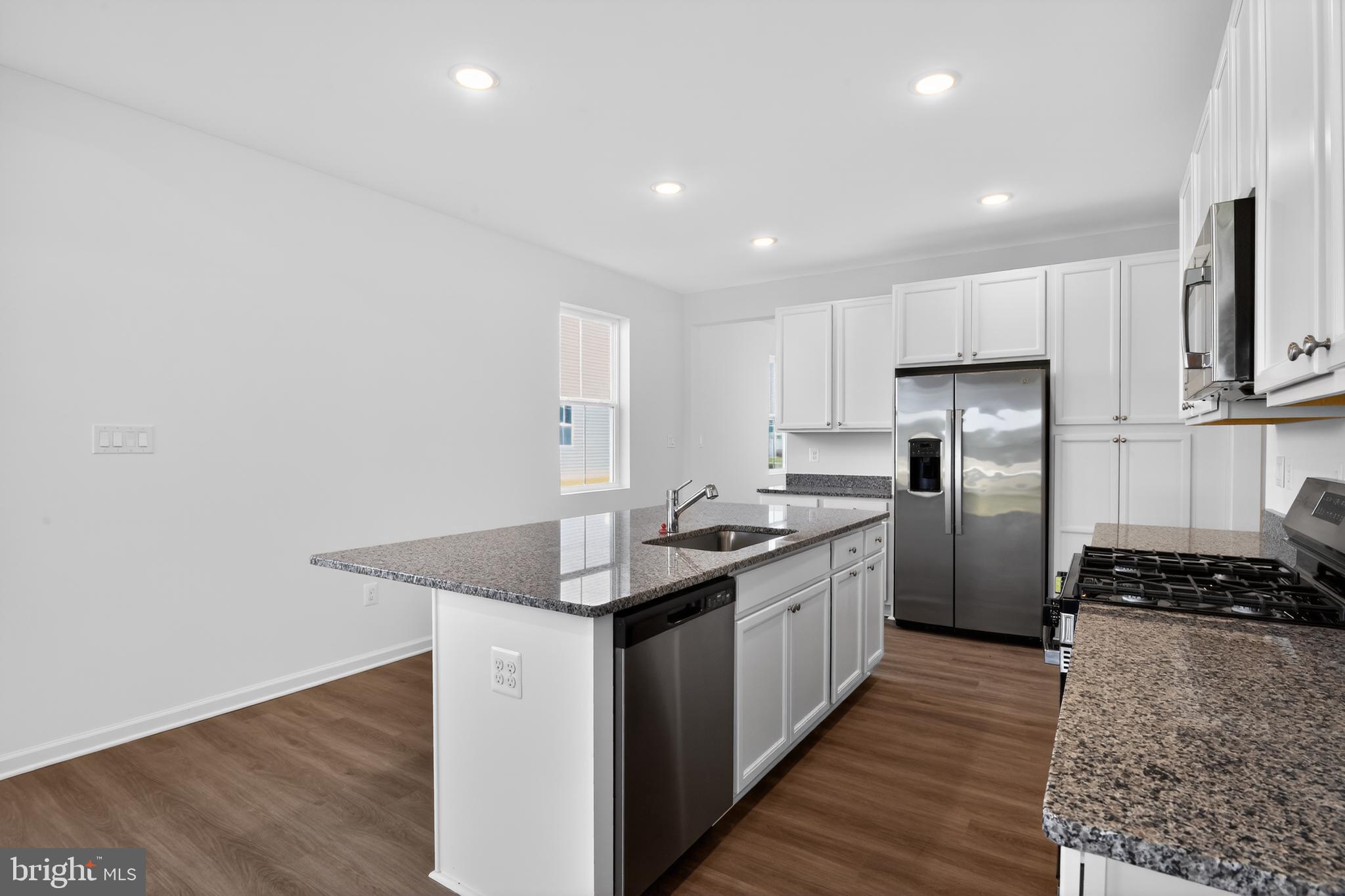 ADMIRAL'S LANDING - Residential