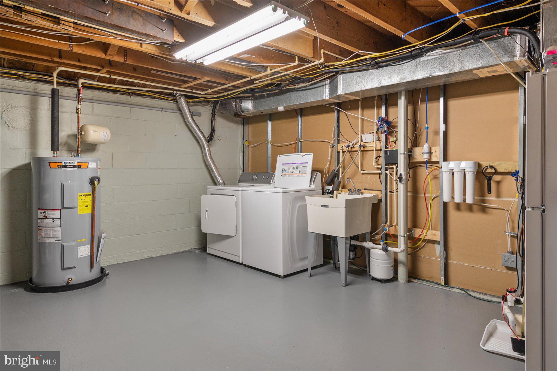 HILLSMERE ESTATES - Residential