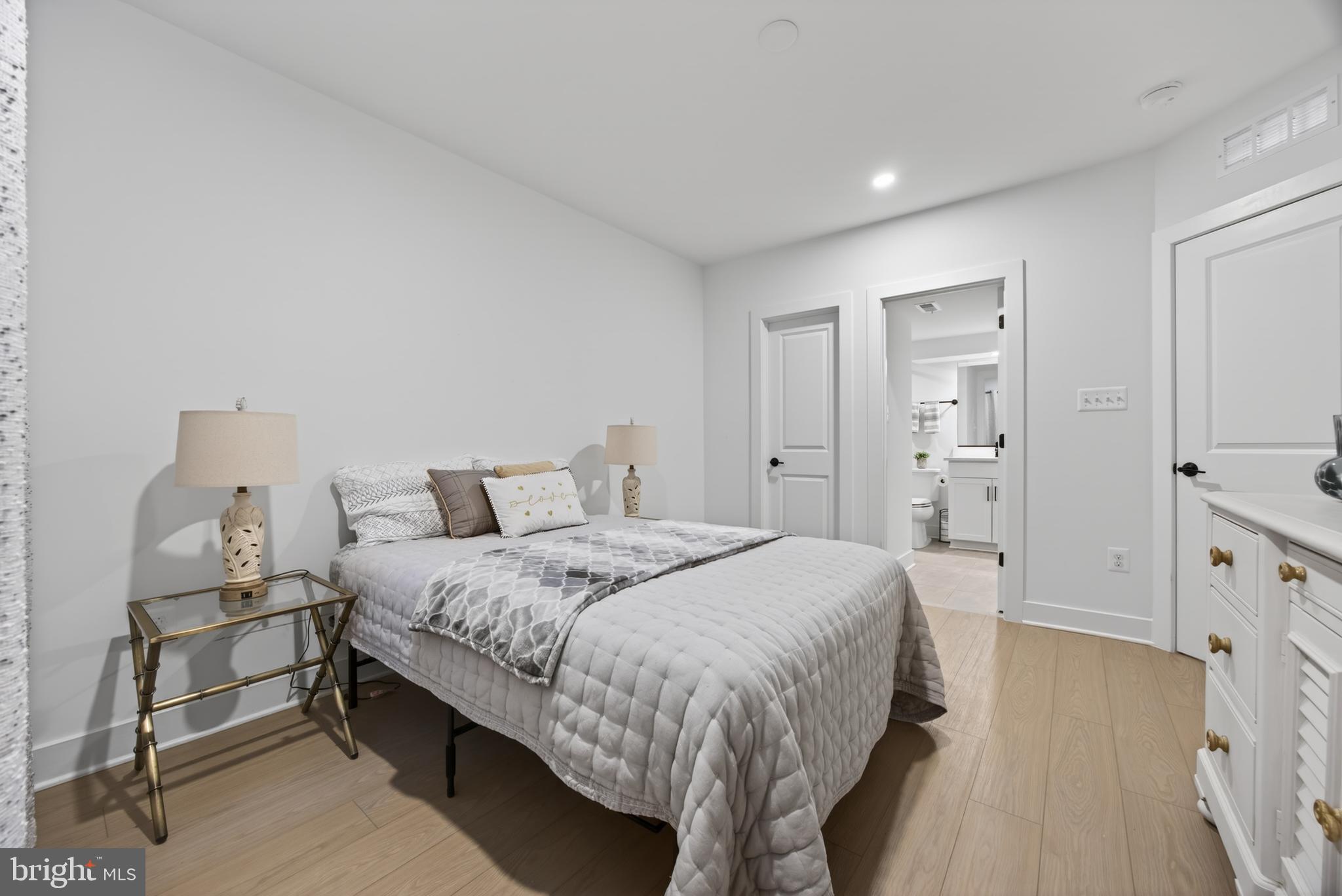 THE GROVE - Residential