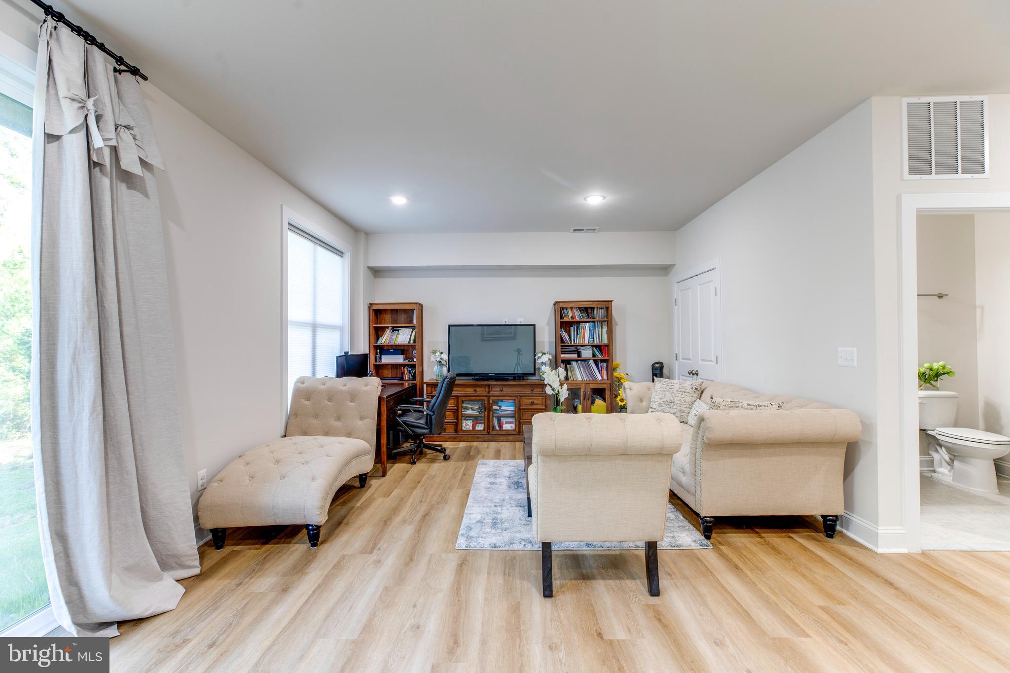 FOSTER'S GLEN - Residential