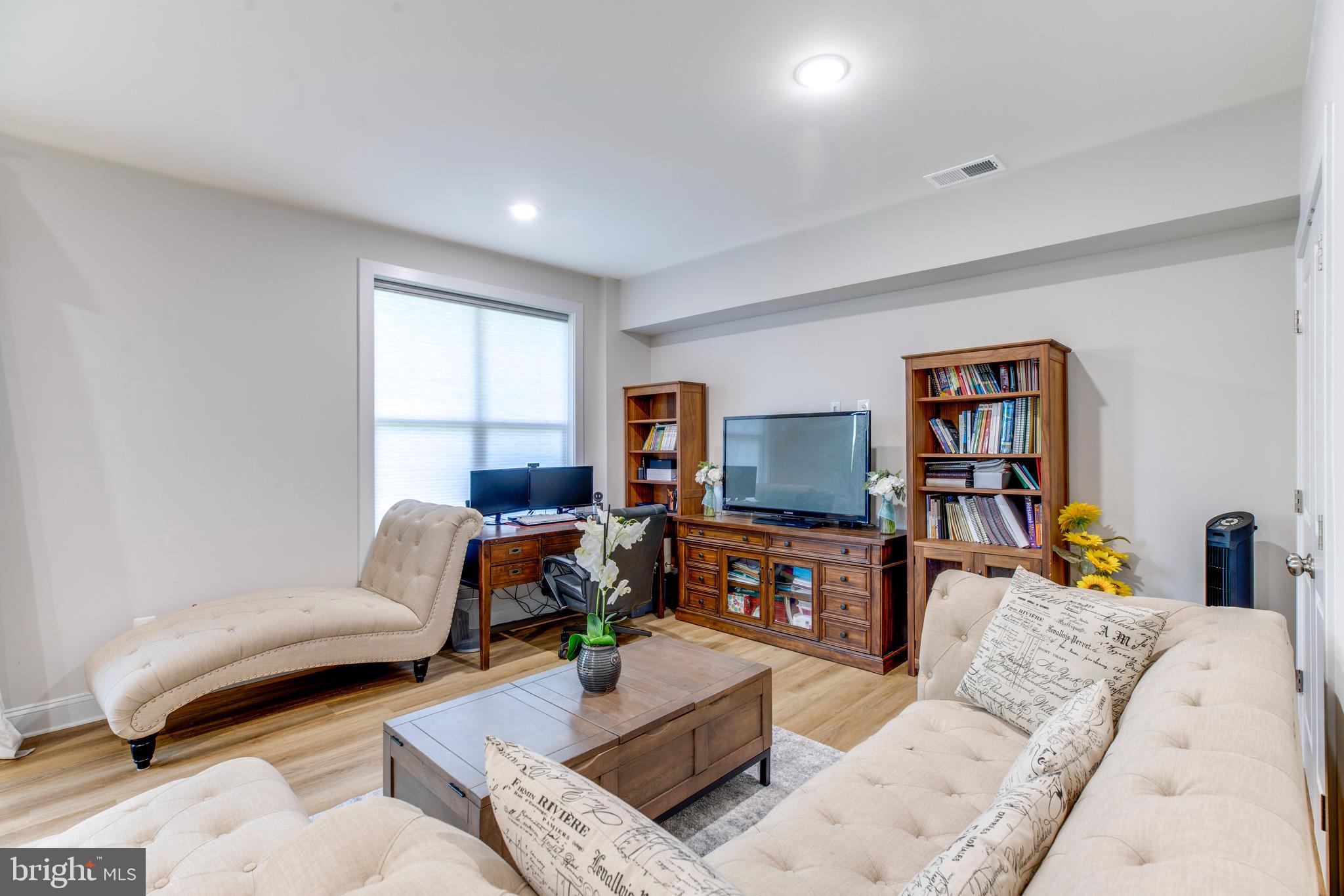 FOSTER'S GLEN - Residential