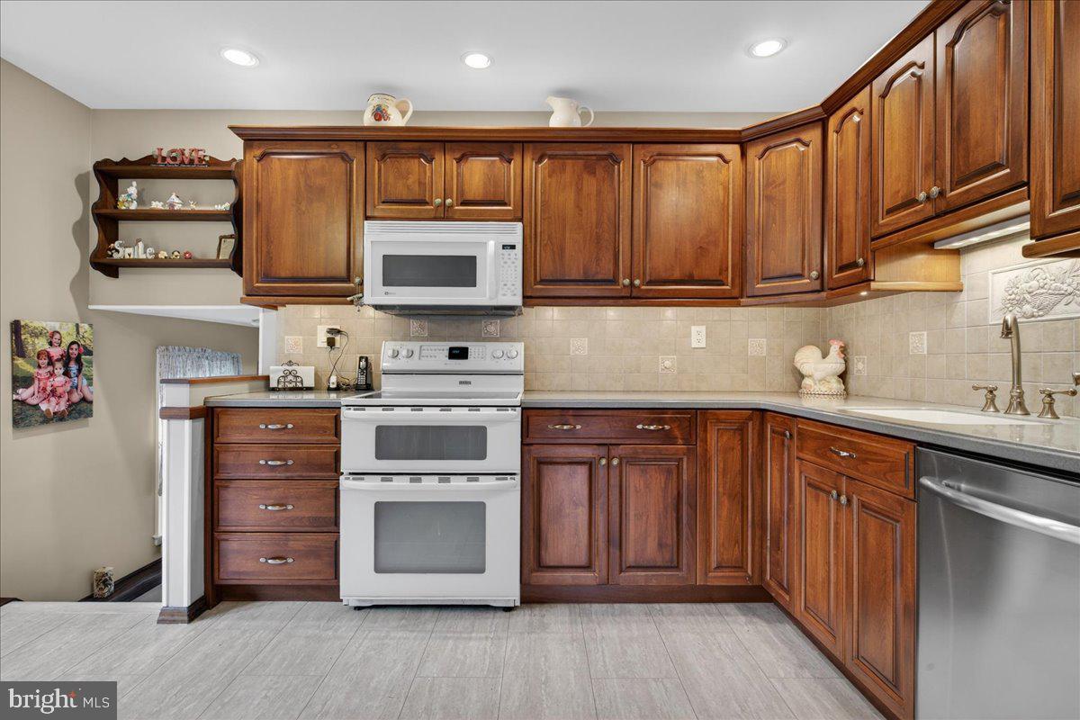 WILLOW GREENE - Residential