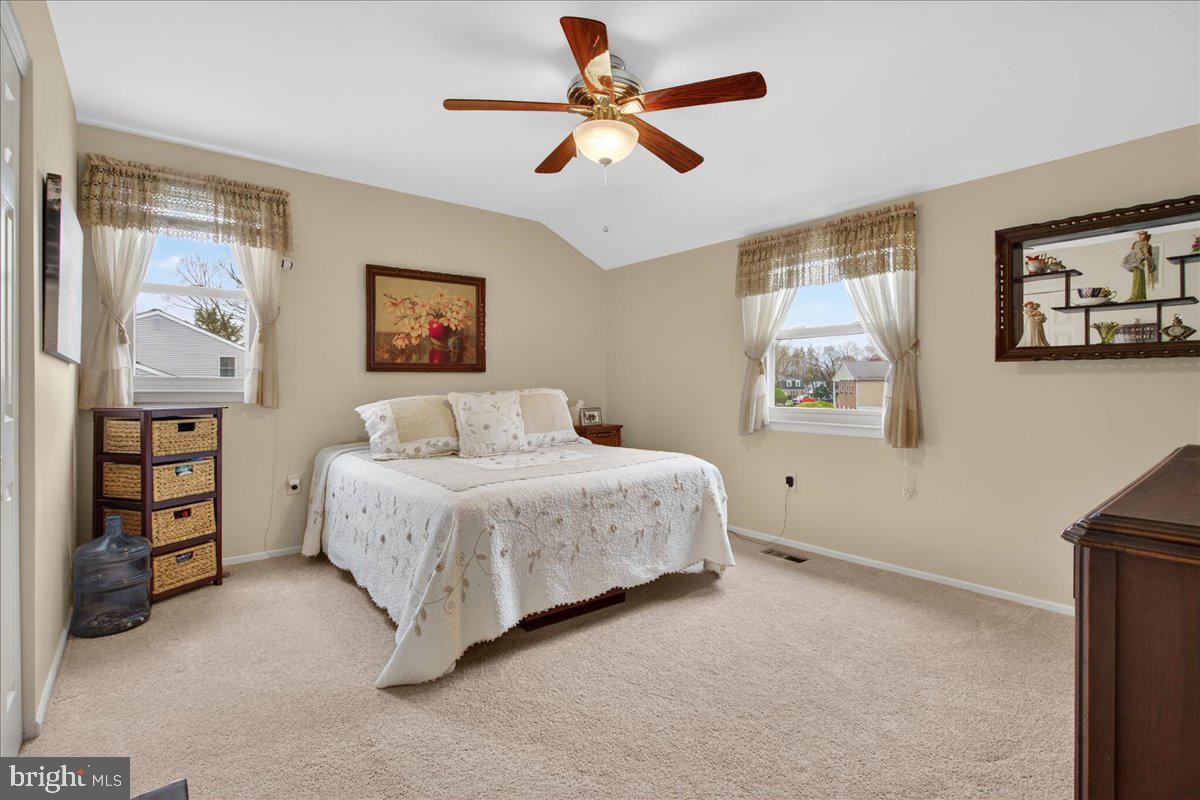 WILLOW GREENE - Residential