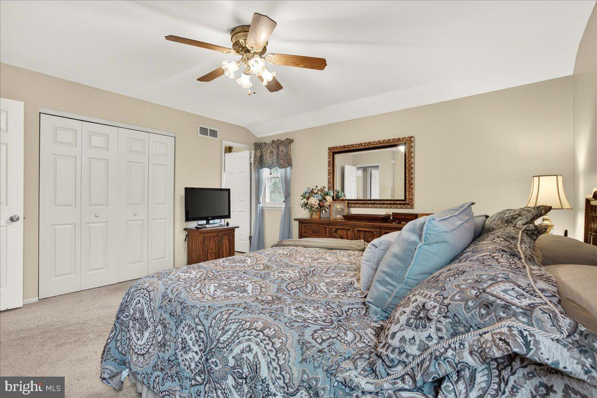 WILLOW GREENE - Residential