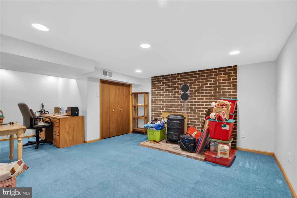 WILLOW GREENE - Residential