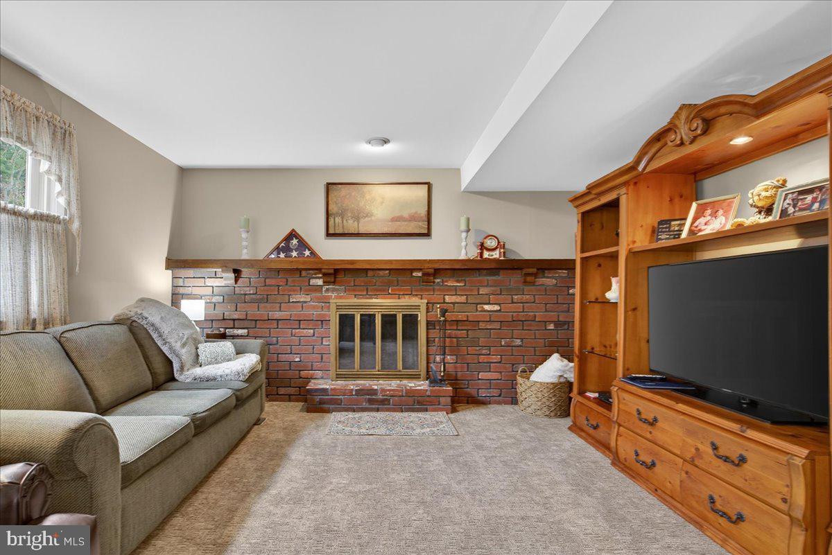 WILLOW GREENE - Residential