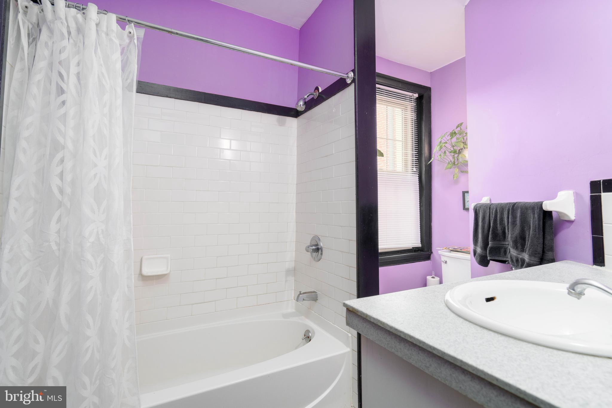 OLD CITY - Commercial Sale