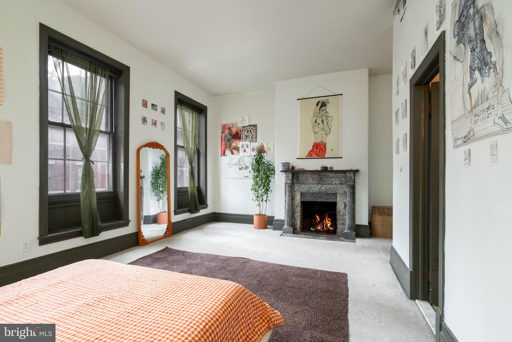 OLD CITY - Commercial Sale