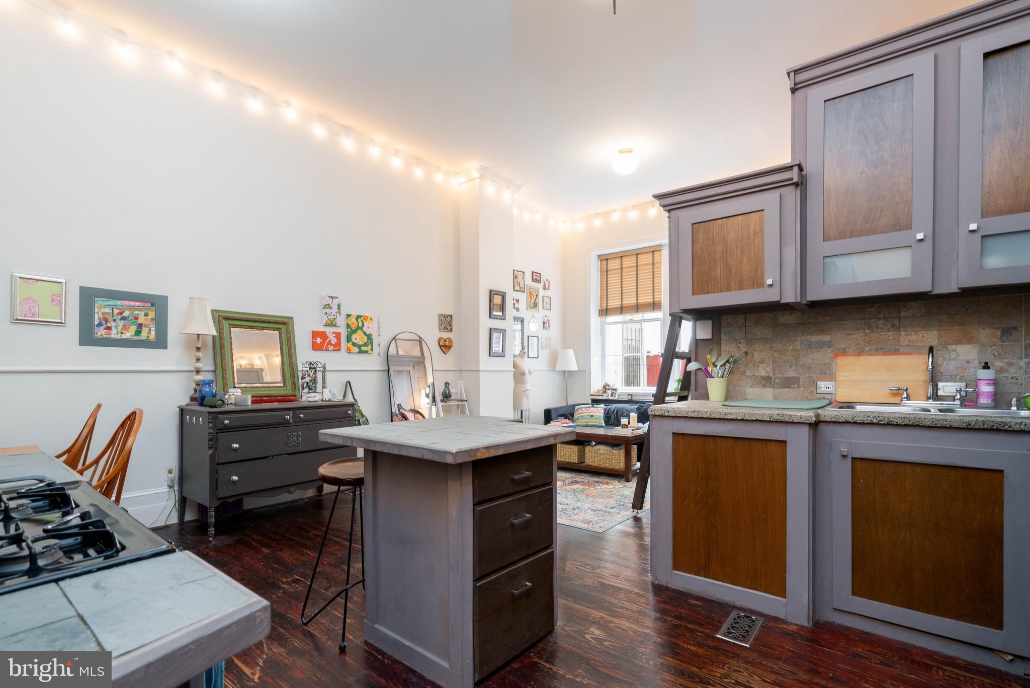 OLD CITY - Commercial Sale