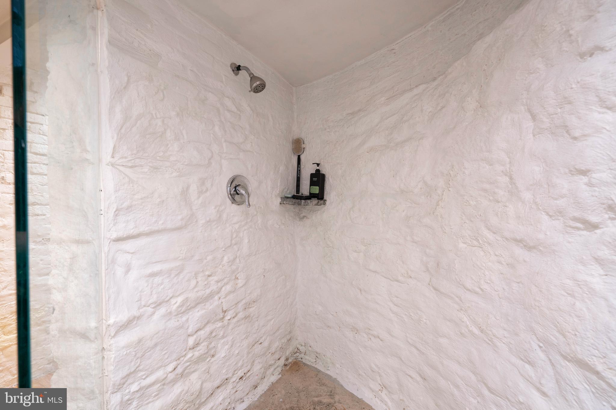 OLD CITY - Commercial Sale