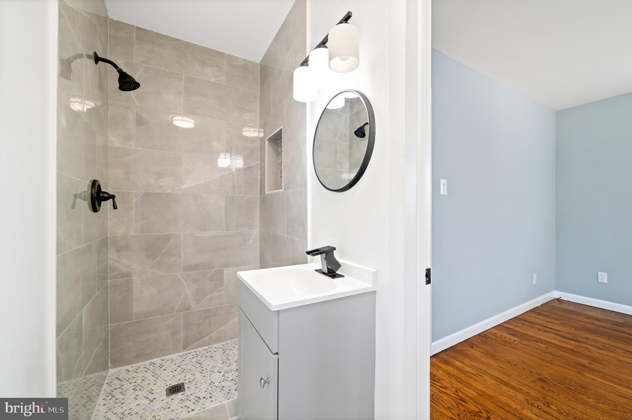 HALFWAY - Residential