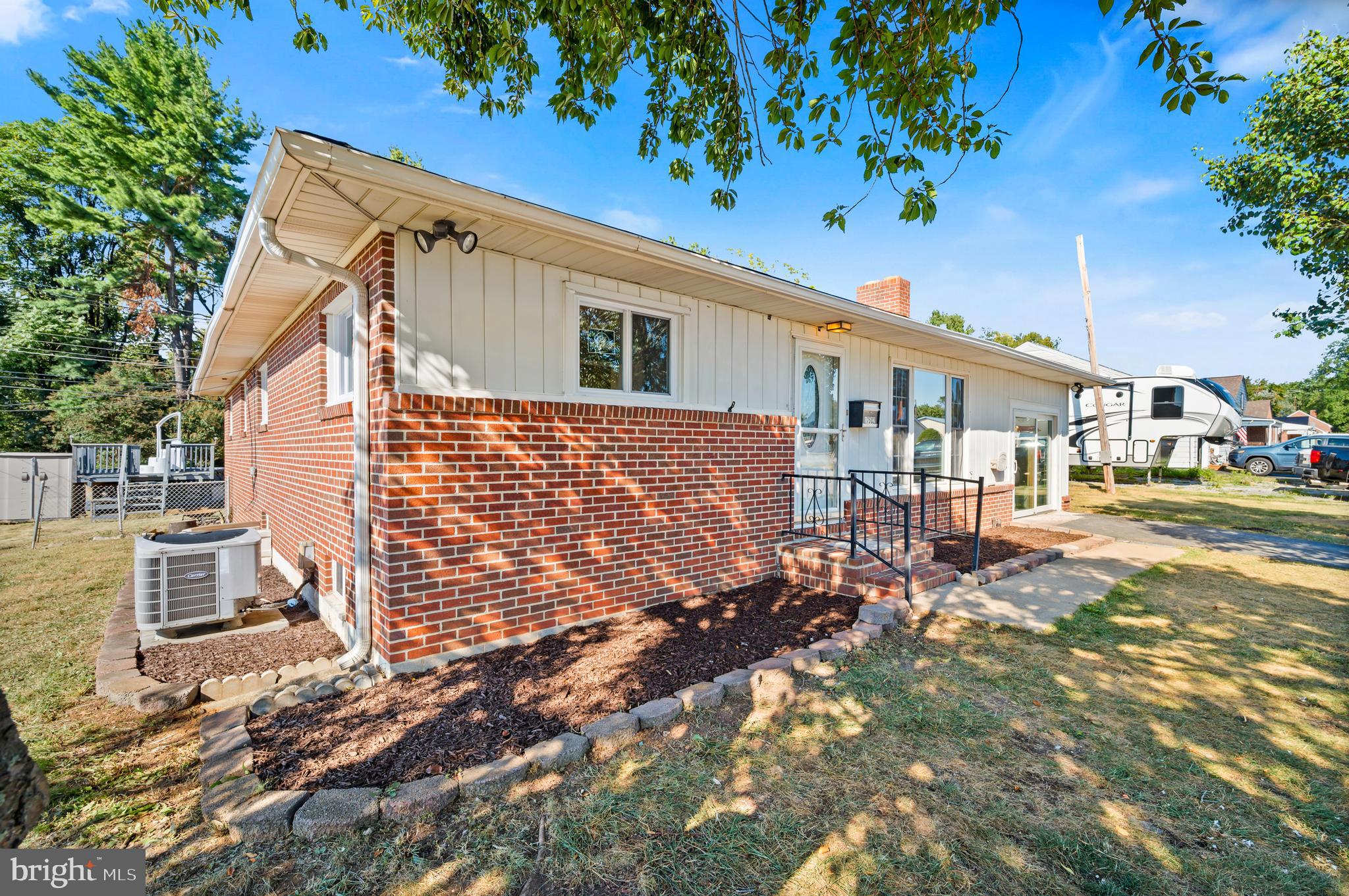 HALFWAY - Residential