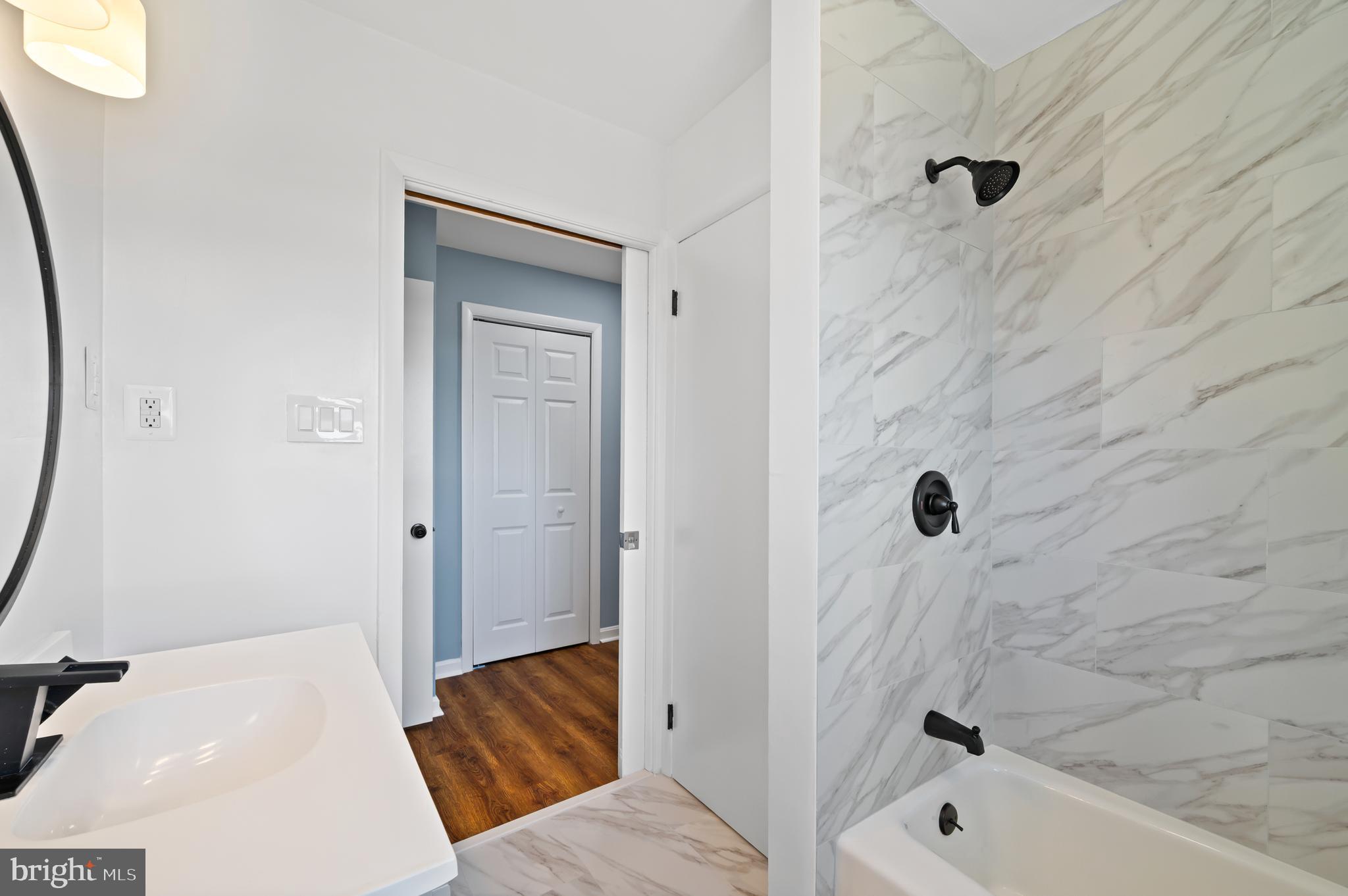 HALFWAY - Residential