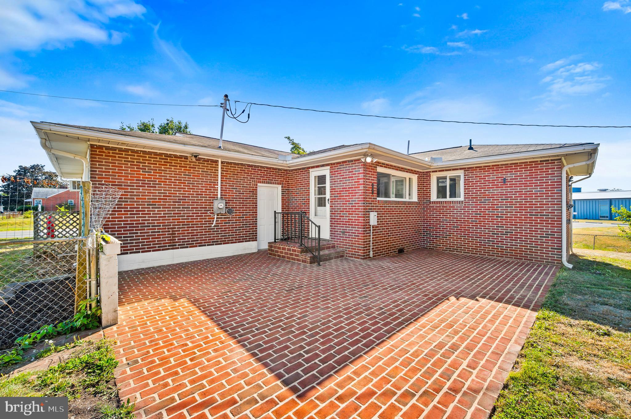 HALFWAY - Residential