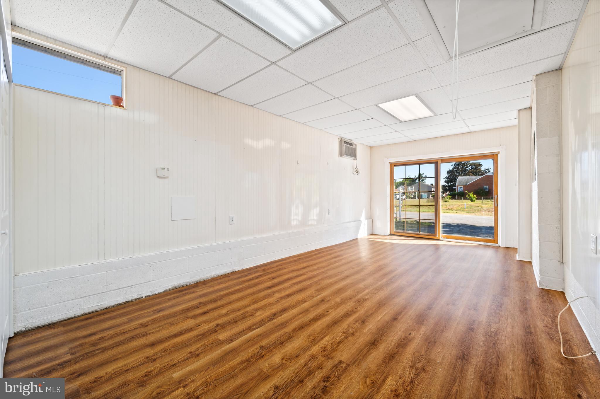 HALFWAY - Residential