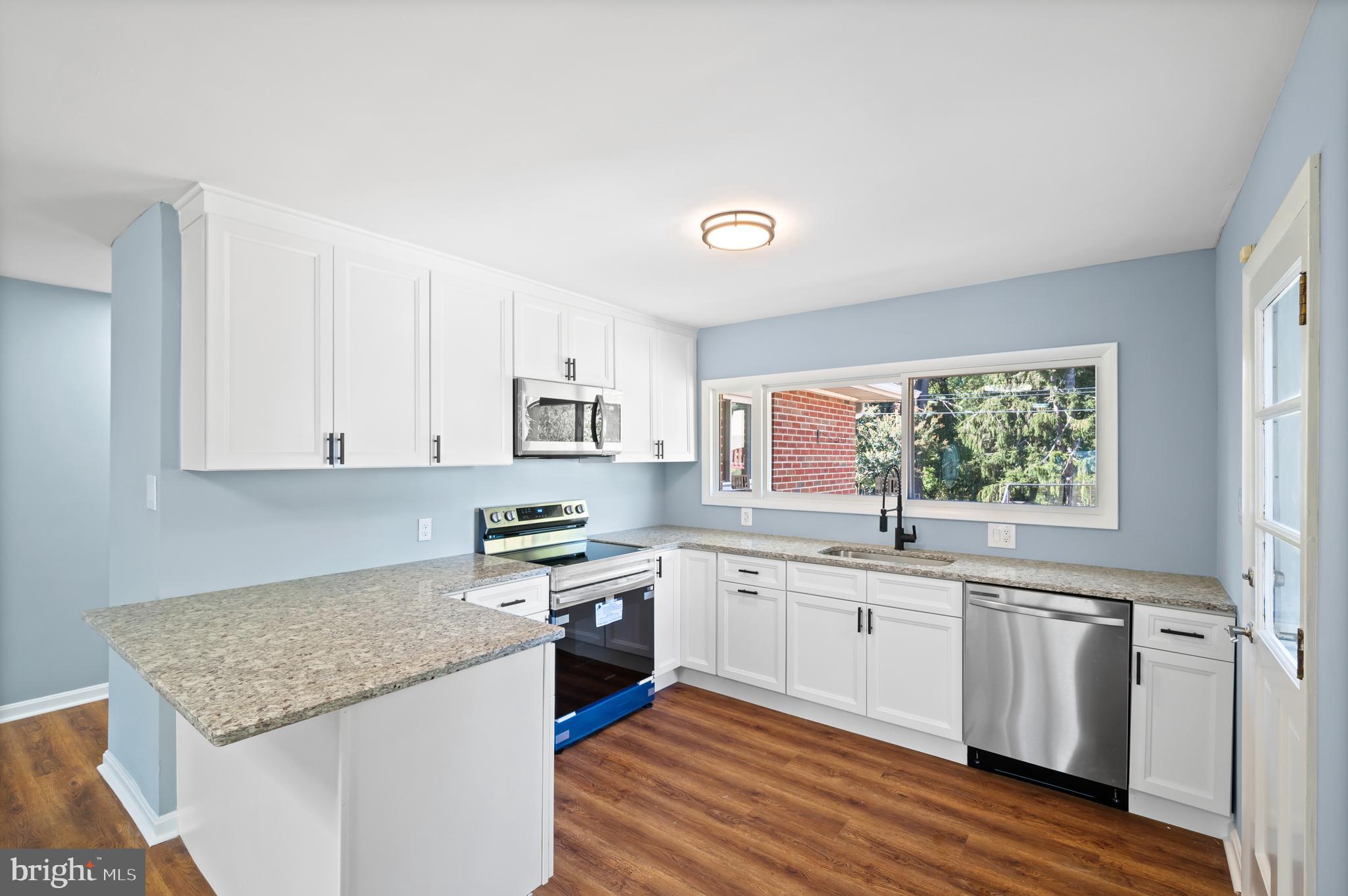 HALFWAY - Residential