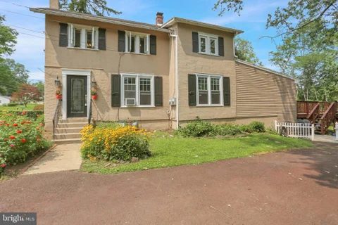 6 Perkiomen Avenue, Schwenksville, PA 19473 - #: PAMC2189988
