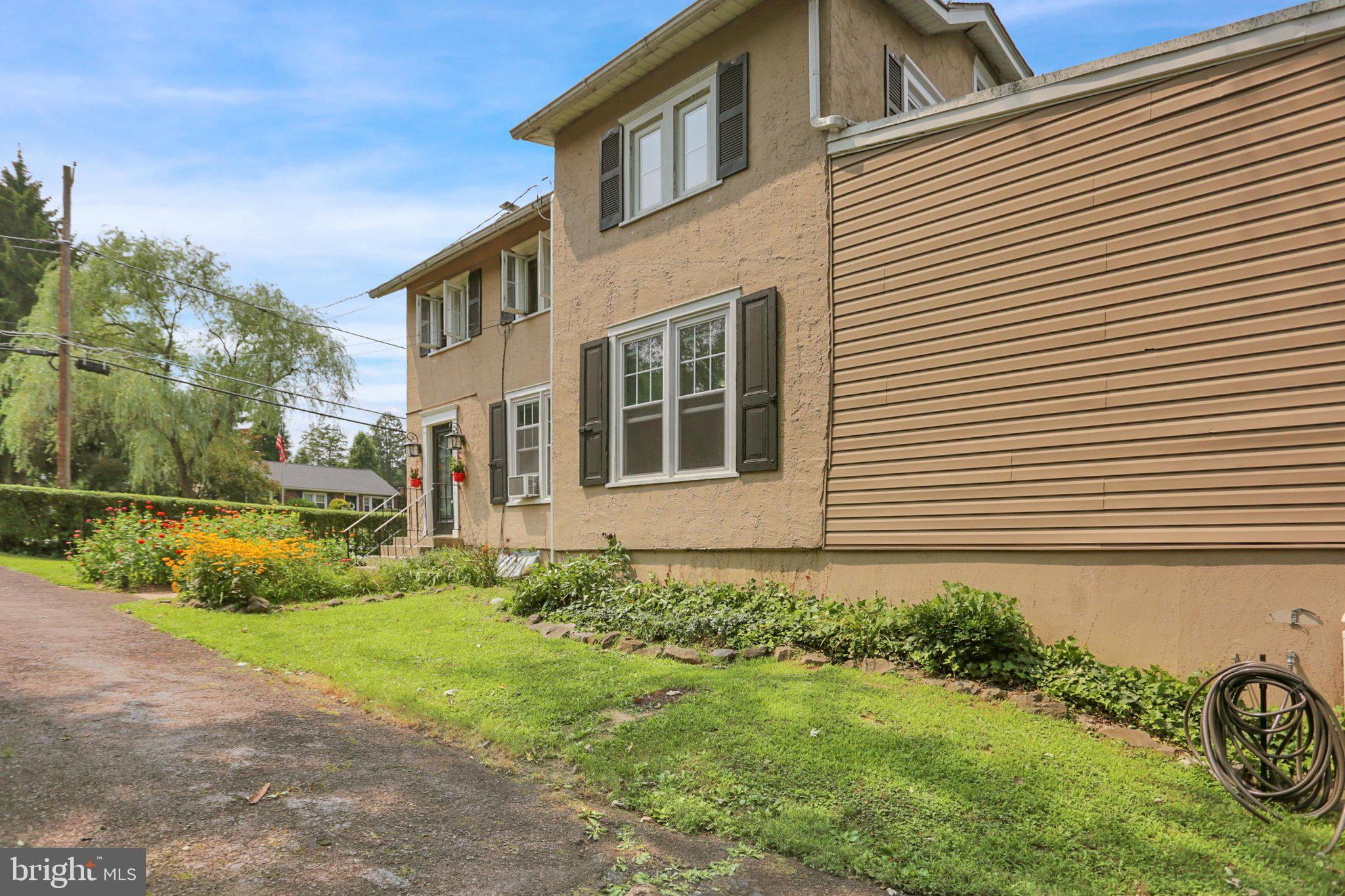 6 PERKIOMEN AVENUE