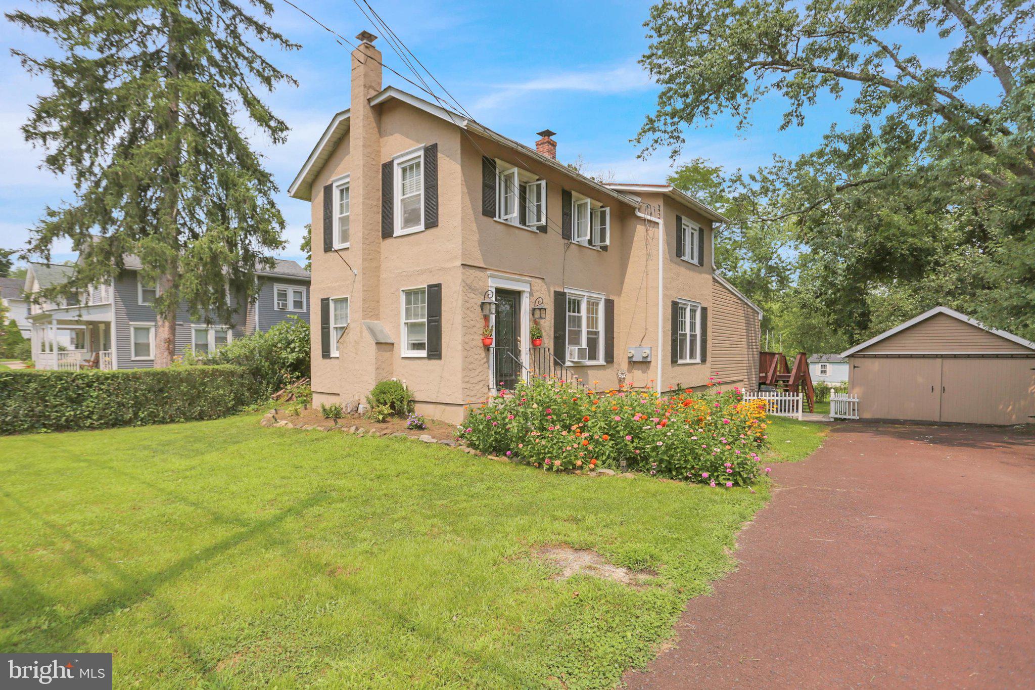 6 PERKIOMEN AVENUE