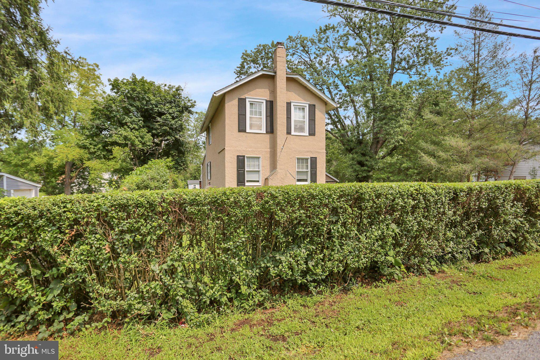6 PERKIOMEN AVENUE