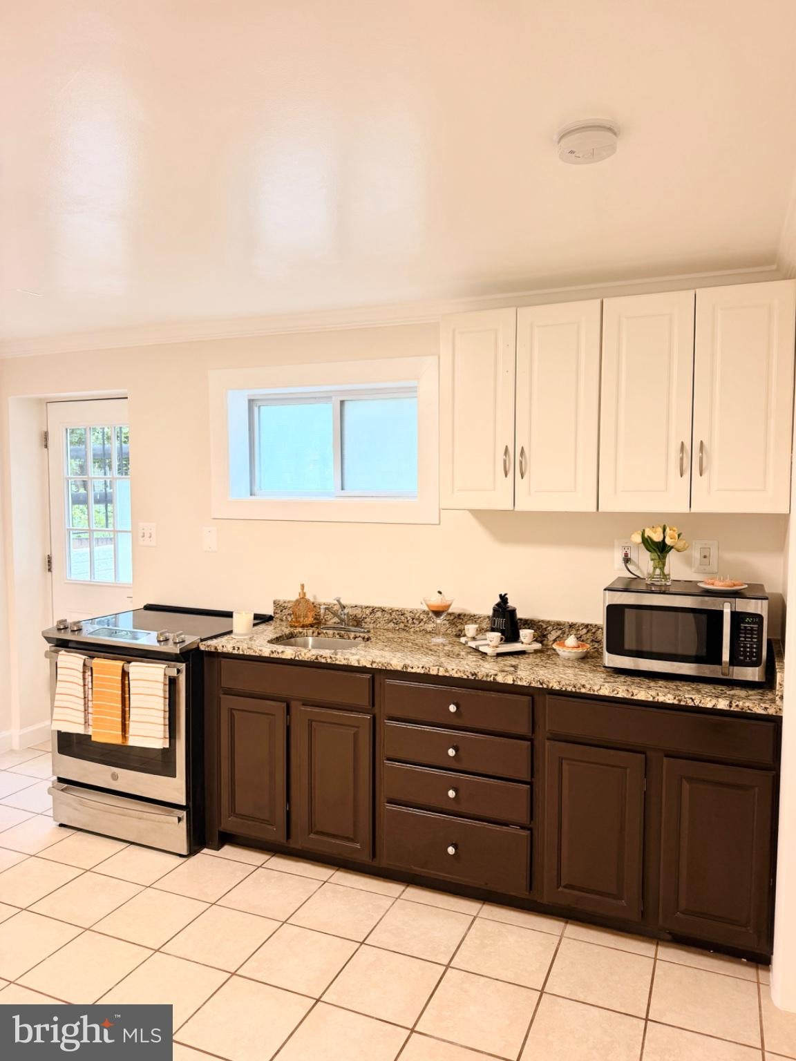 110 OAK VIEW DRIVE SE